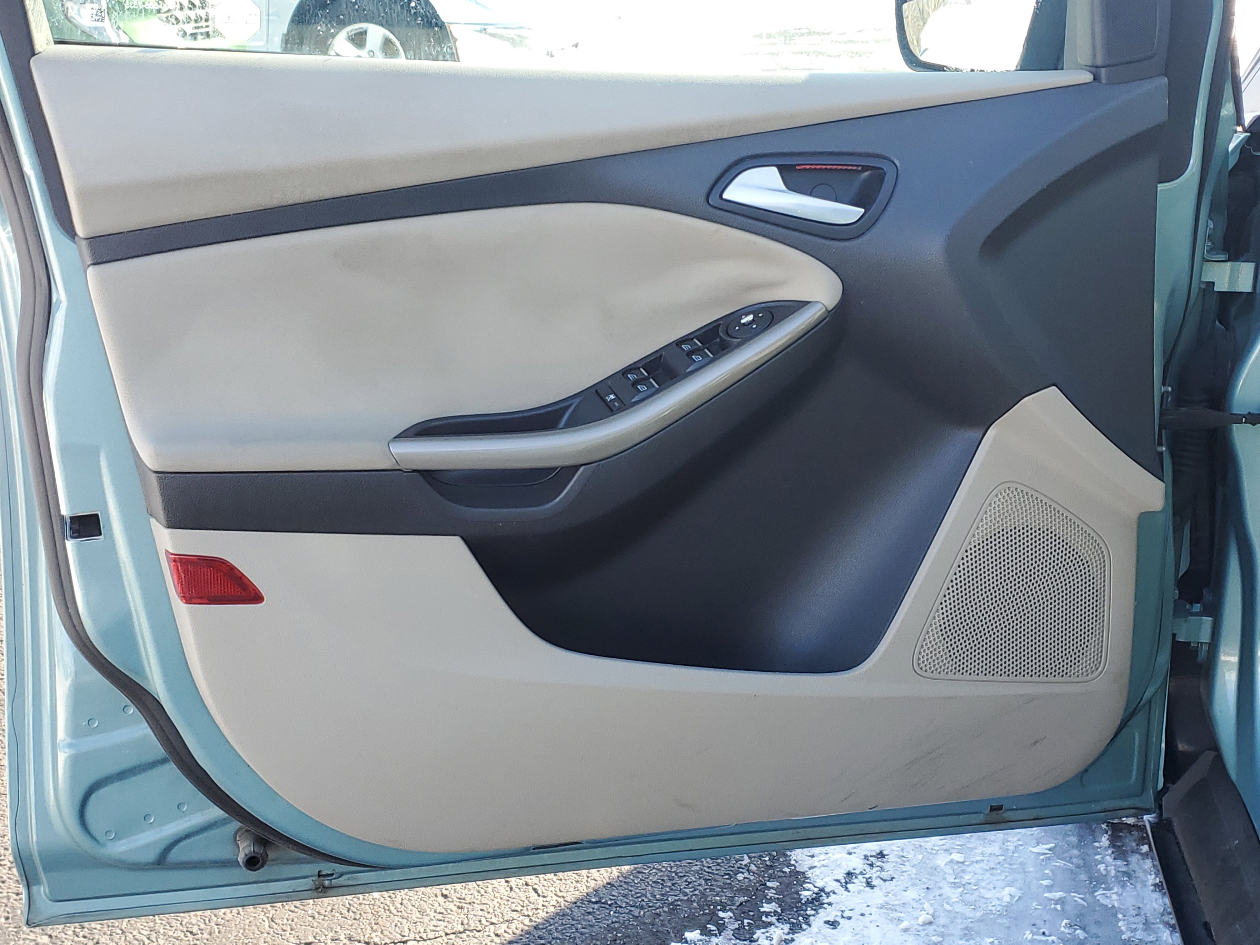 Used 2012 Ford Focus SEL image 14