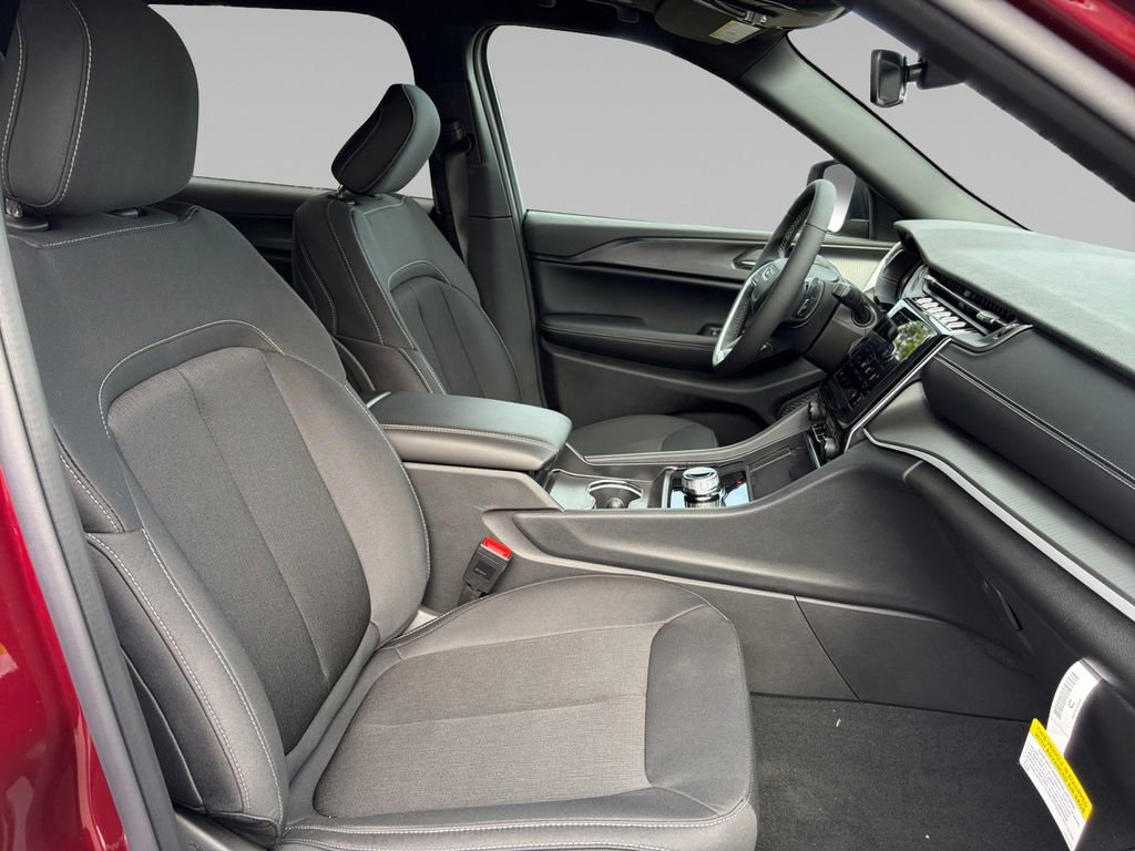 New 2026 Jeep Grand Cherokee L Laredo image 18