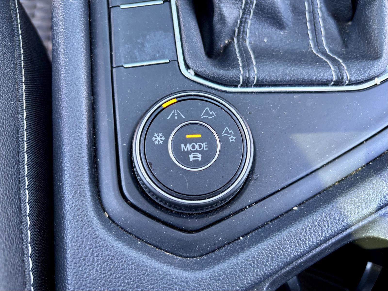 Used 2022 Volkswagen Taos SE image 19