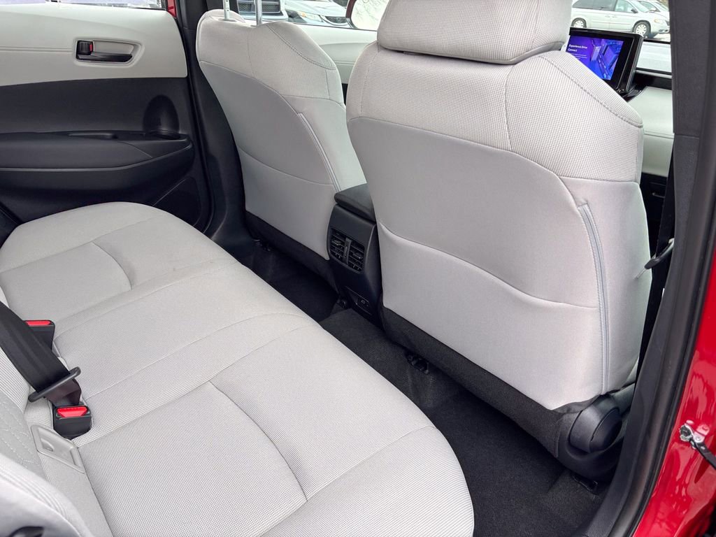 Certified 2023 Toyota Corolla Cross LE image 41