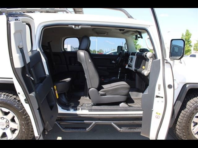 Used 2014 Toyota FJ Cruiser 4WD w/ Convenience Package image 23