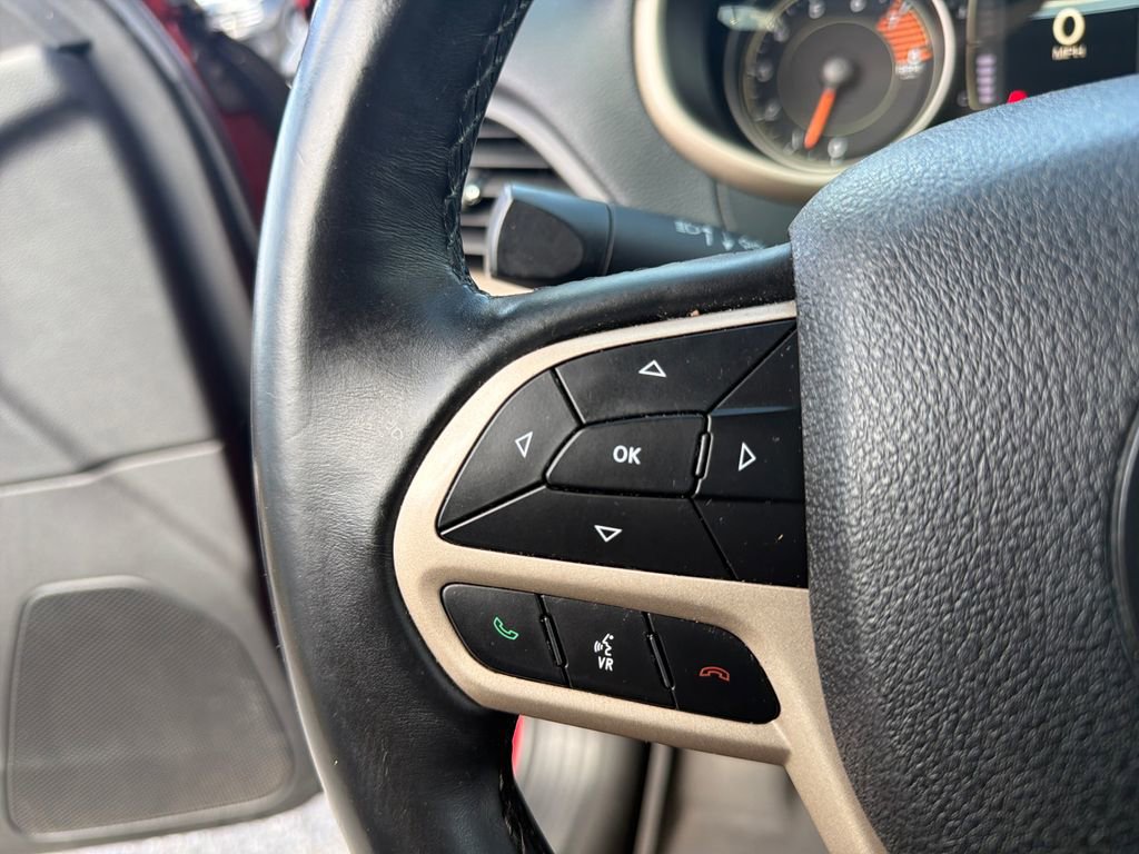 Used 2017 Jeep Cherokee Latitude w/ Trailer Tow Group FWD image 29