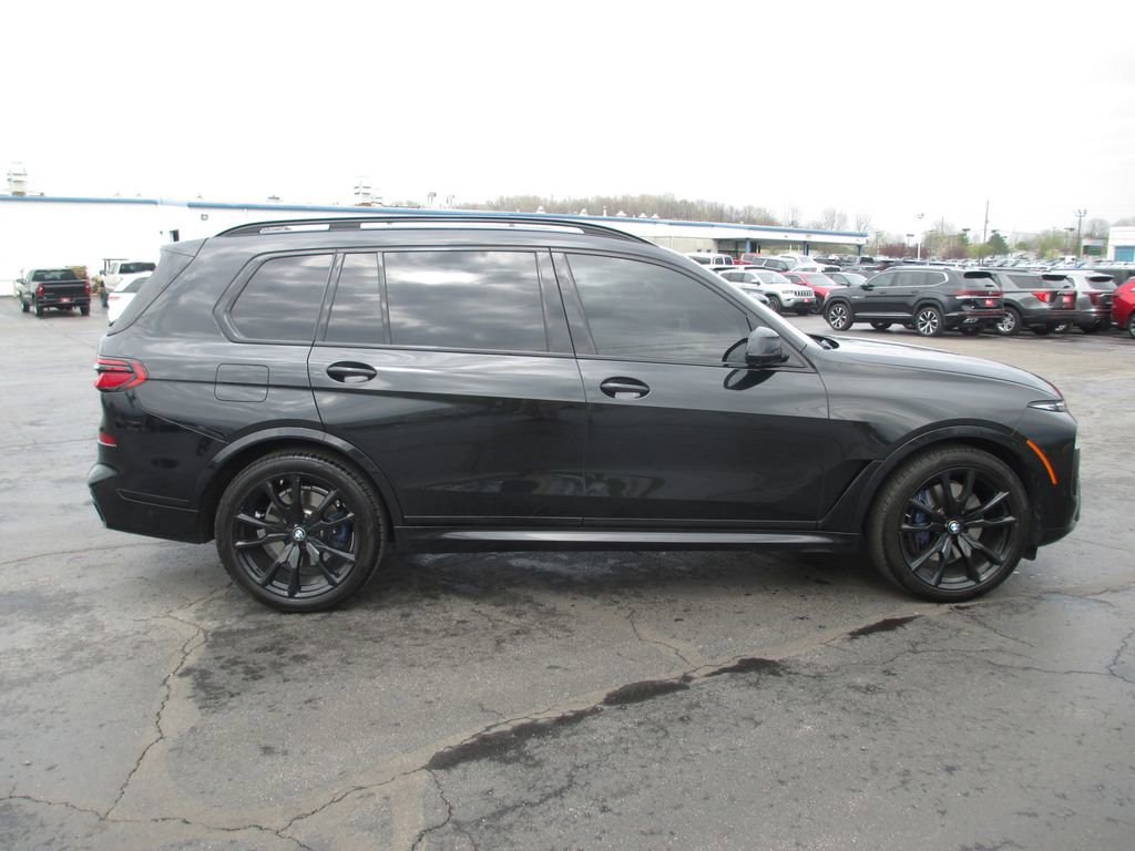 Used 2023 BMW X7 xDrive40i w/ M Sport Package image 5