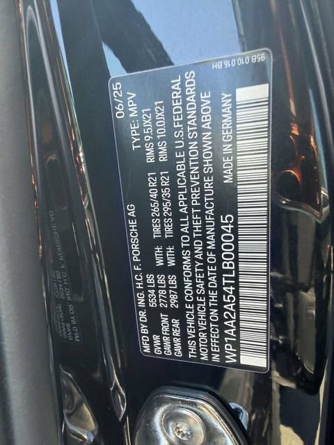 Used 2026 Porsche Macan AWD/4WD image 16