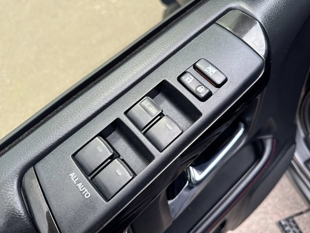 Used 2018 Toyota 4Runner TRD Off-Road AWD/4WD image 11