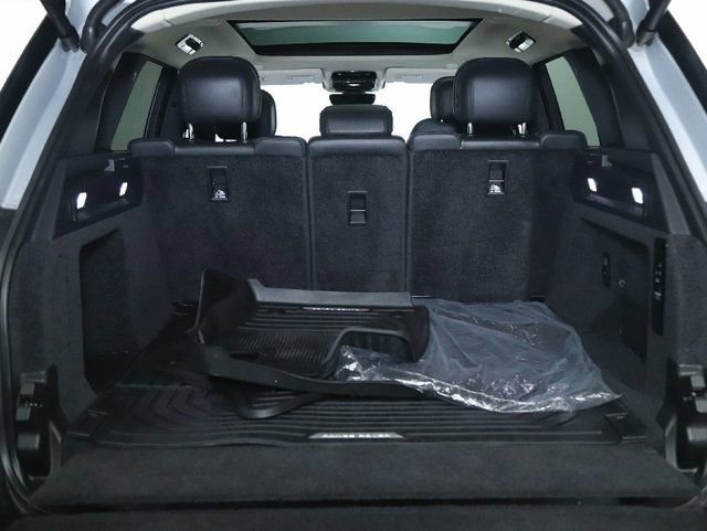 Used 2023 Land Rover Range Rover SE image 36