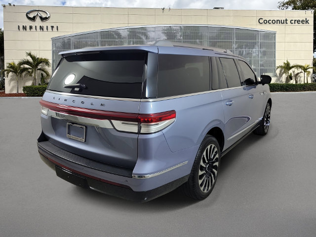 Used 2023 Lincoln Navigator L Black Label AWD/4WD image 4