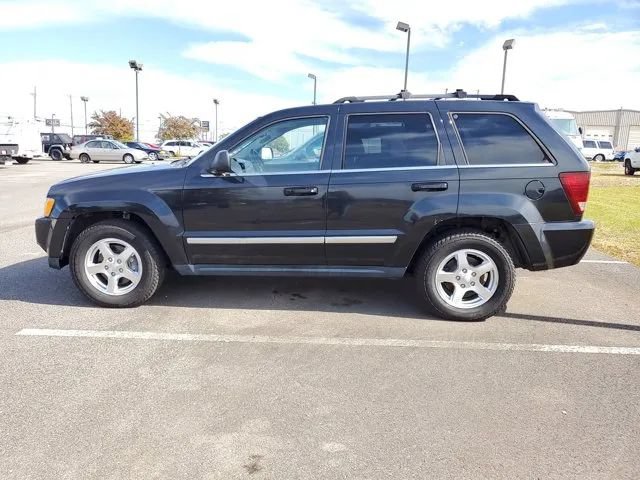 Used 2005 Jeep Grand Cherokee Limited RWD image 4