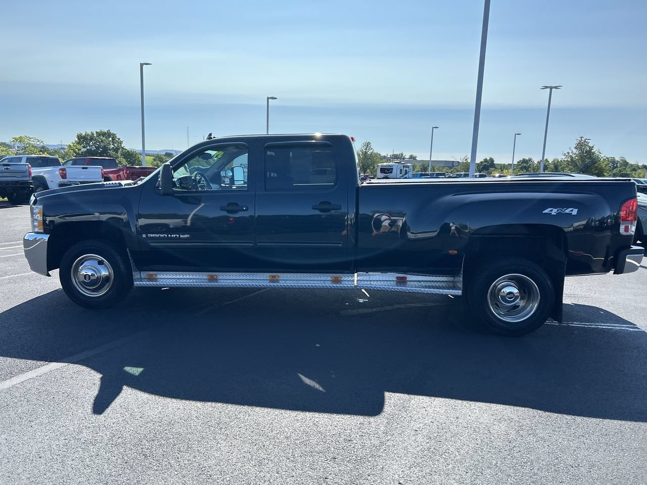 Used 2009 Chevrolet Silverado 3500 LT w/ Interior Plus Package AWD/4WD image 4