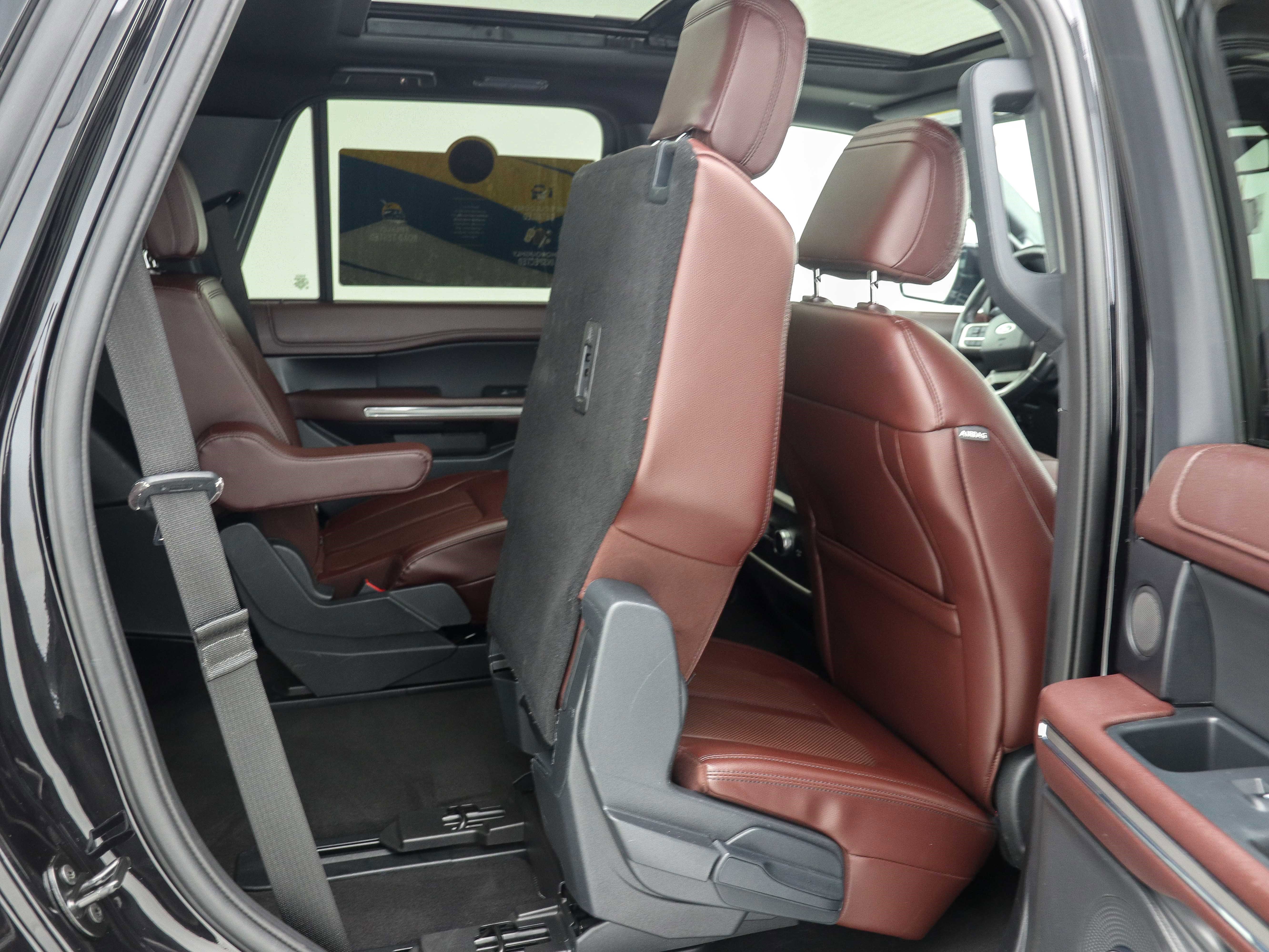Used 2023 Ford Expedition Limited image 17