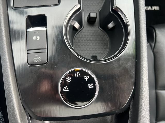 Used 2025 Nissan Rogue SL w/ Tech Package AWD/4WD image 35