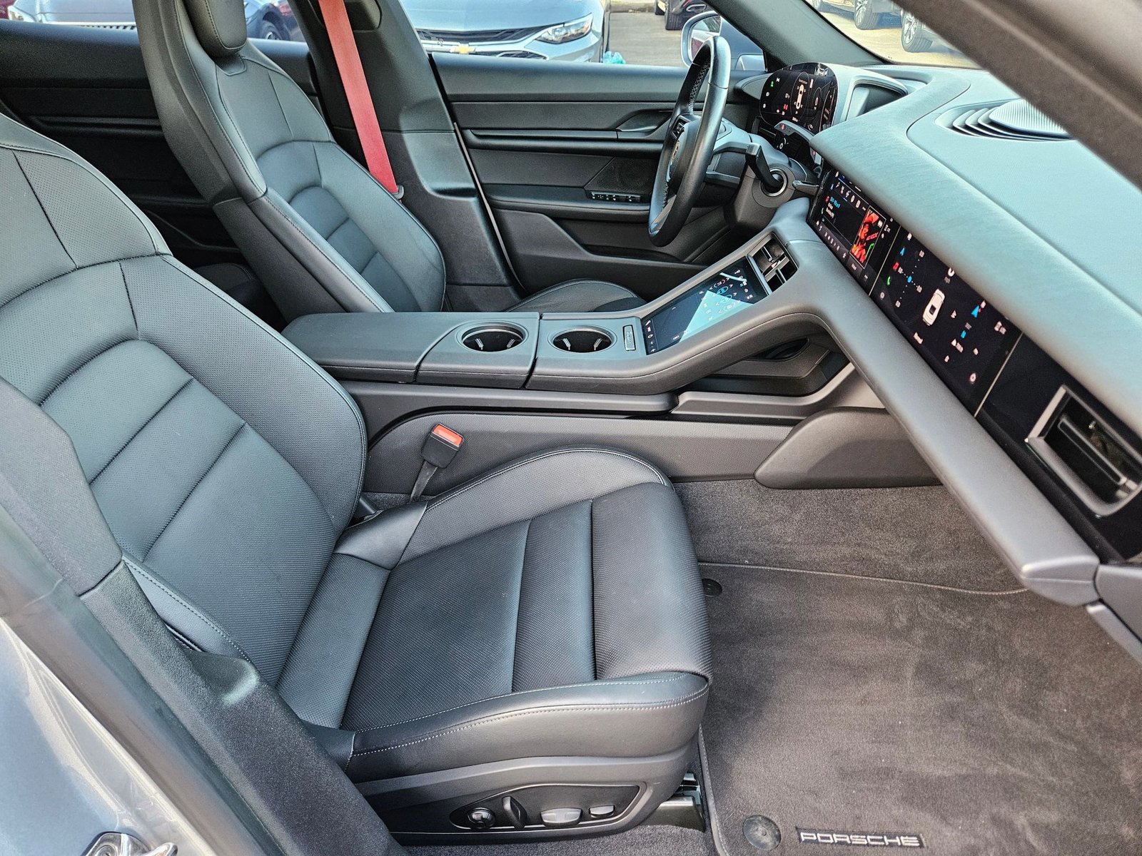 Used 2023 Porsche Taycan image 22