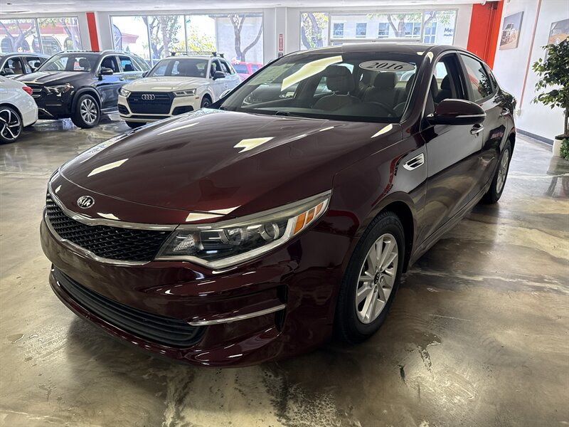 Used 2016 Kia Optima LX w/ LX Convenience Package FWD image 3
