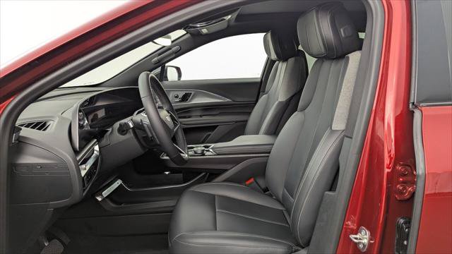 Used 2024 Cadillac Lyriq Tech RWD image 14