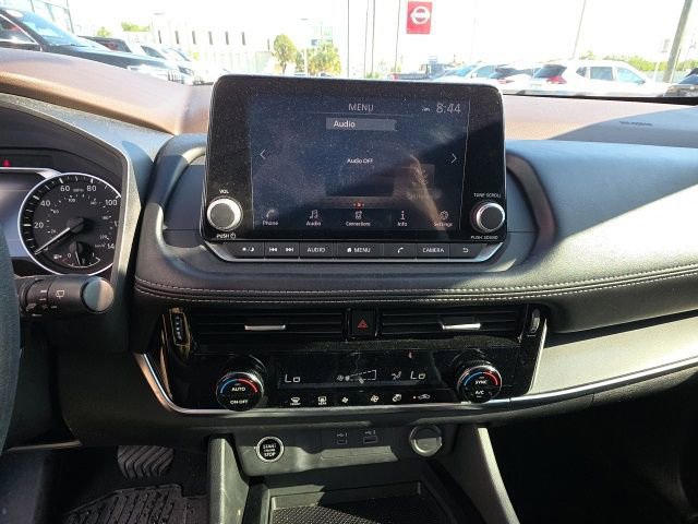 Used 2022 Nissan Rogue SV image 17