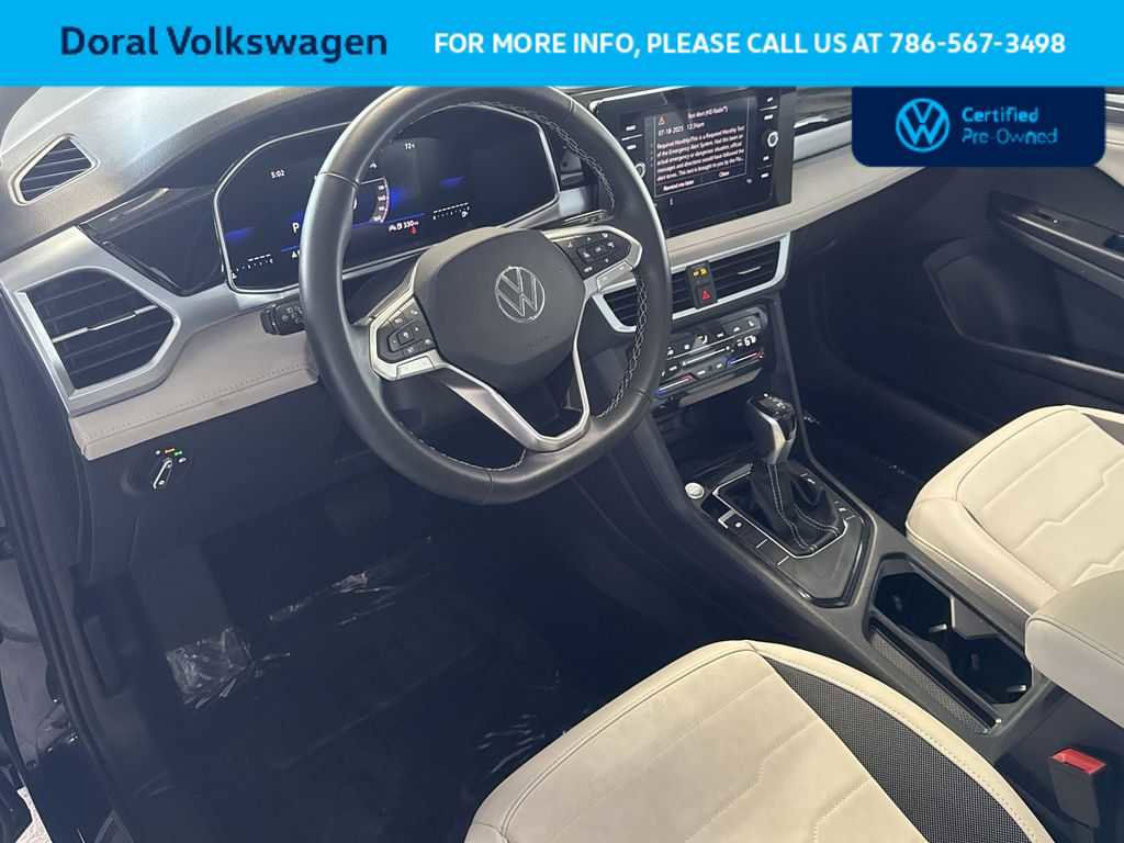 Used 2025 Volkswagen Taos SE FWD image 13