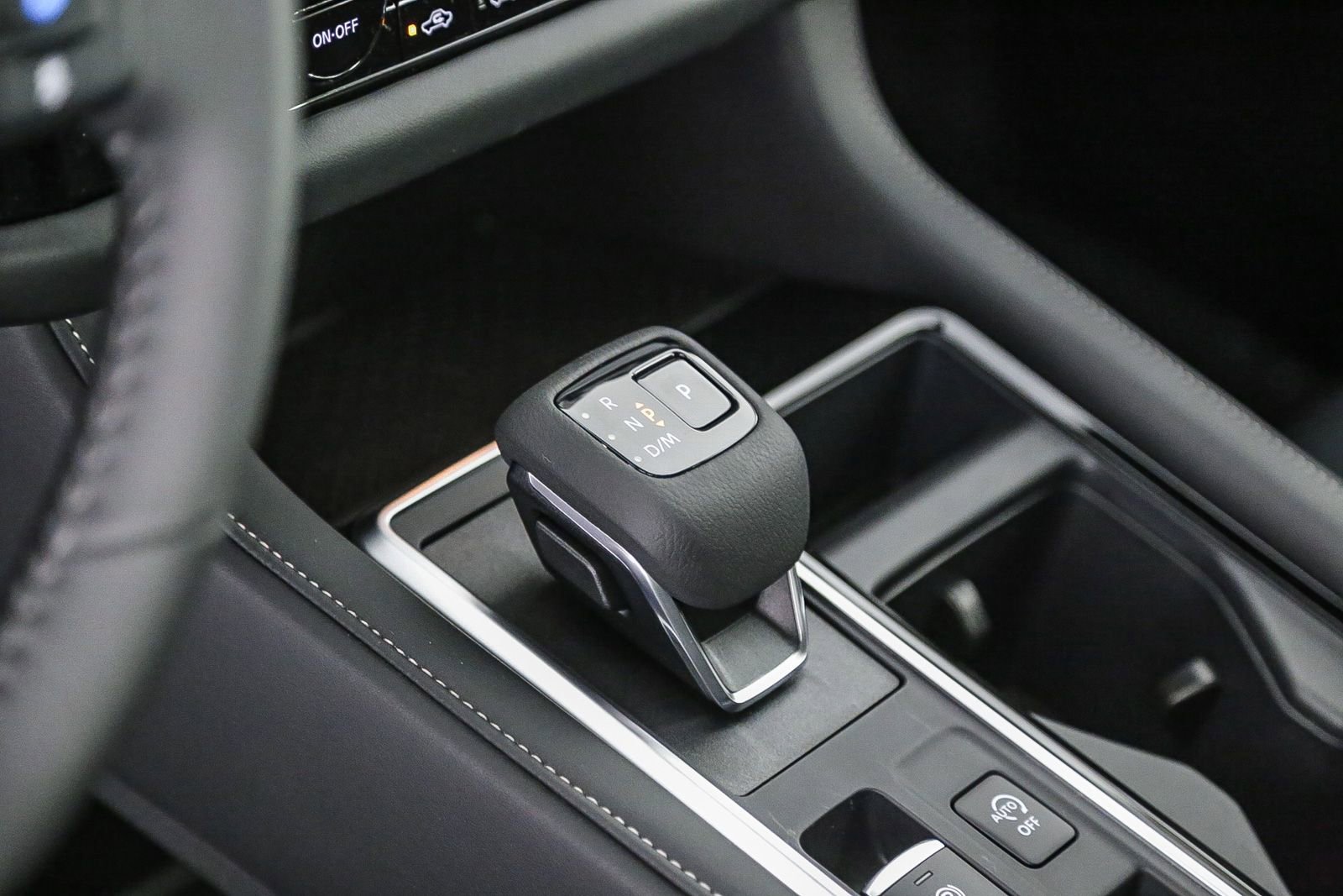 Certified 2025 Nissan Pathfinder SV image 21