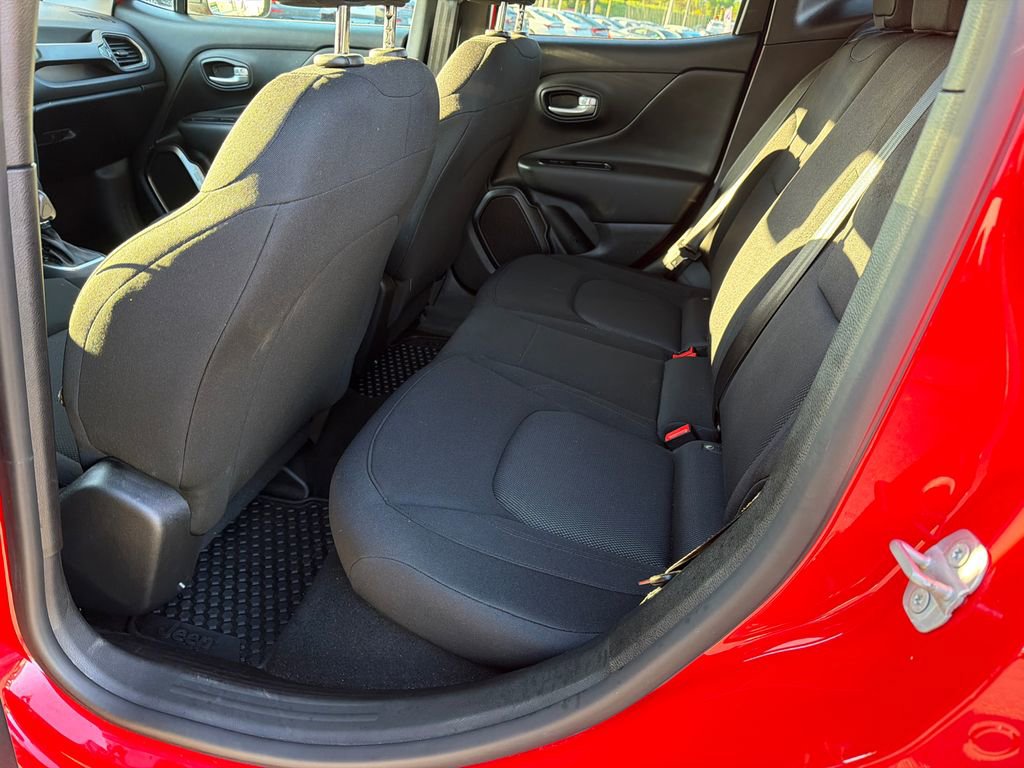 Used 2023 Jeep Renegade Latitude image 20