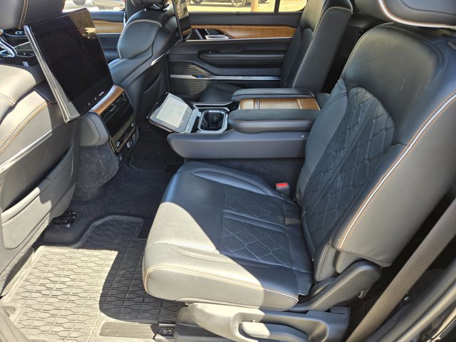 Used 2022 Jeep Grand Wagoneer Series III w/ Rear Seat Video Group 1 image 18