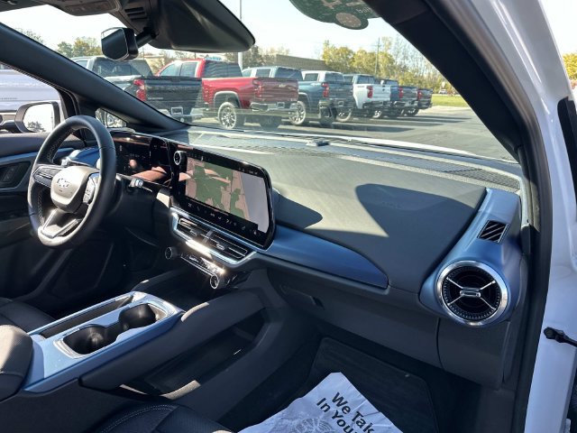 Certified 2024 Chevrolet Equinox EV LT FWD image 26