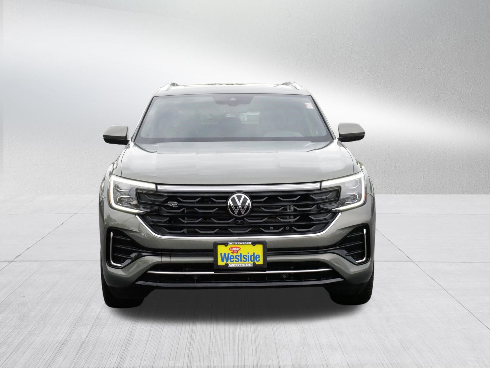Certified 2026 Volkswagen Atlas Cross Sport SEL Premium R-Line AWD/4WD image 2