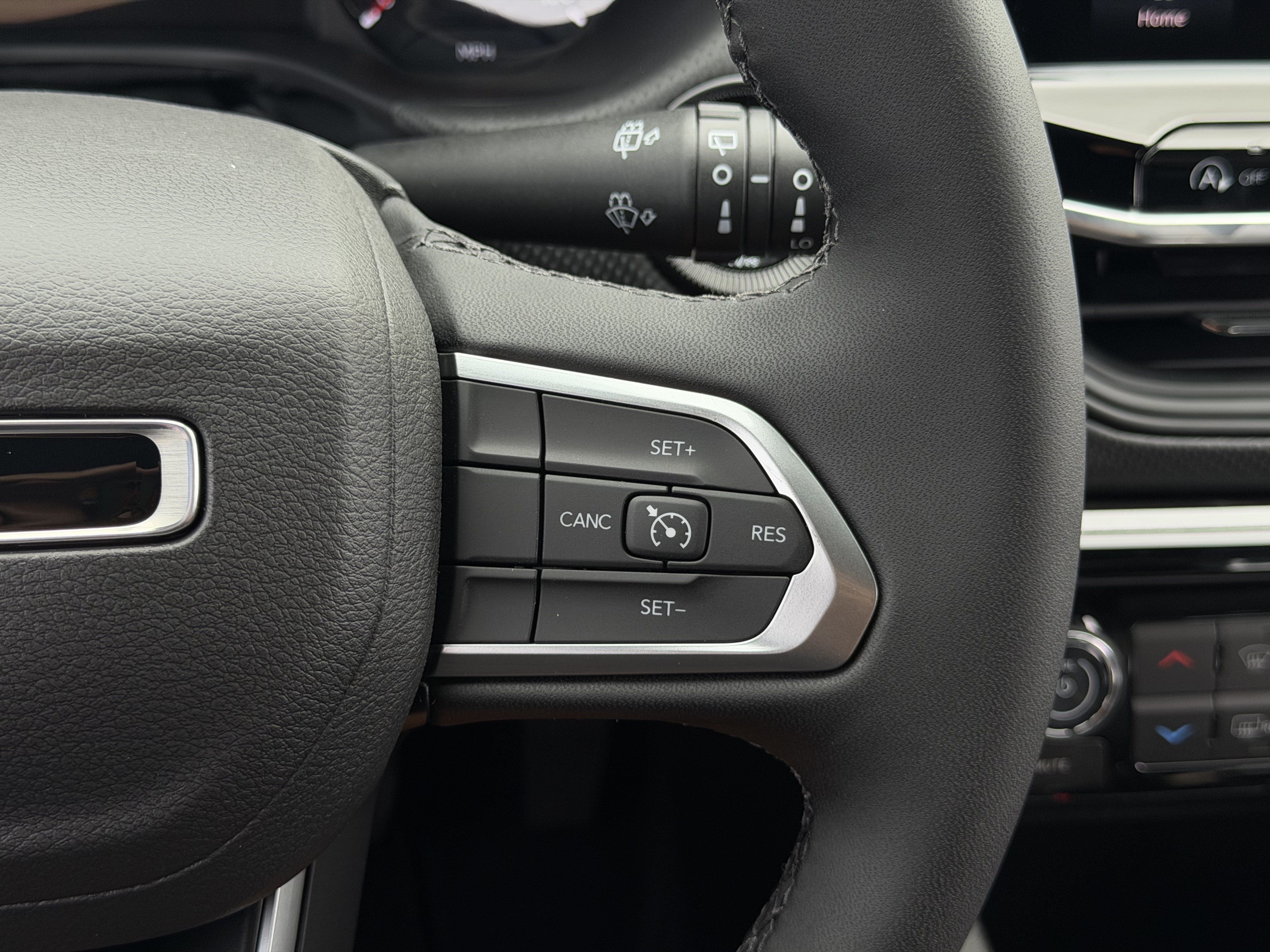 New 2026 Jeep Compass Latitude AWD/4WD image 19
