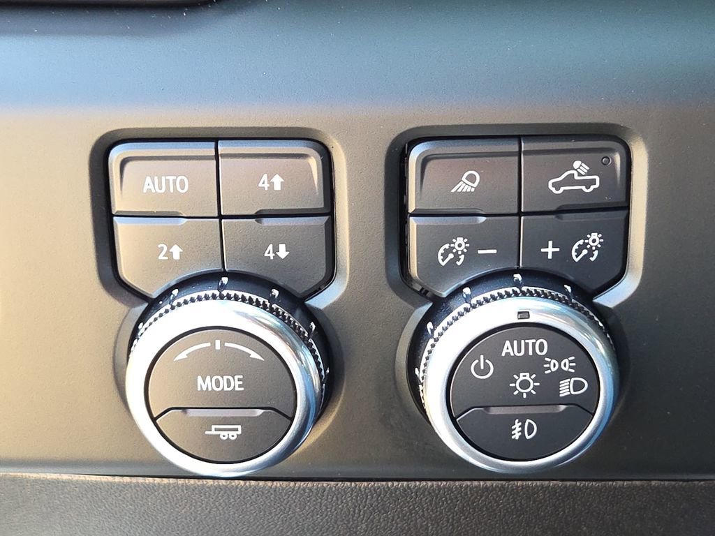 Used 2025 GMC Sierra 3500 Denali w/ Denali Reserve Package image 25