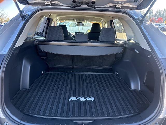 Used 2019 Toyota RAV4 LE w/ All Weather Liner Package AWD/4WD image 31