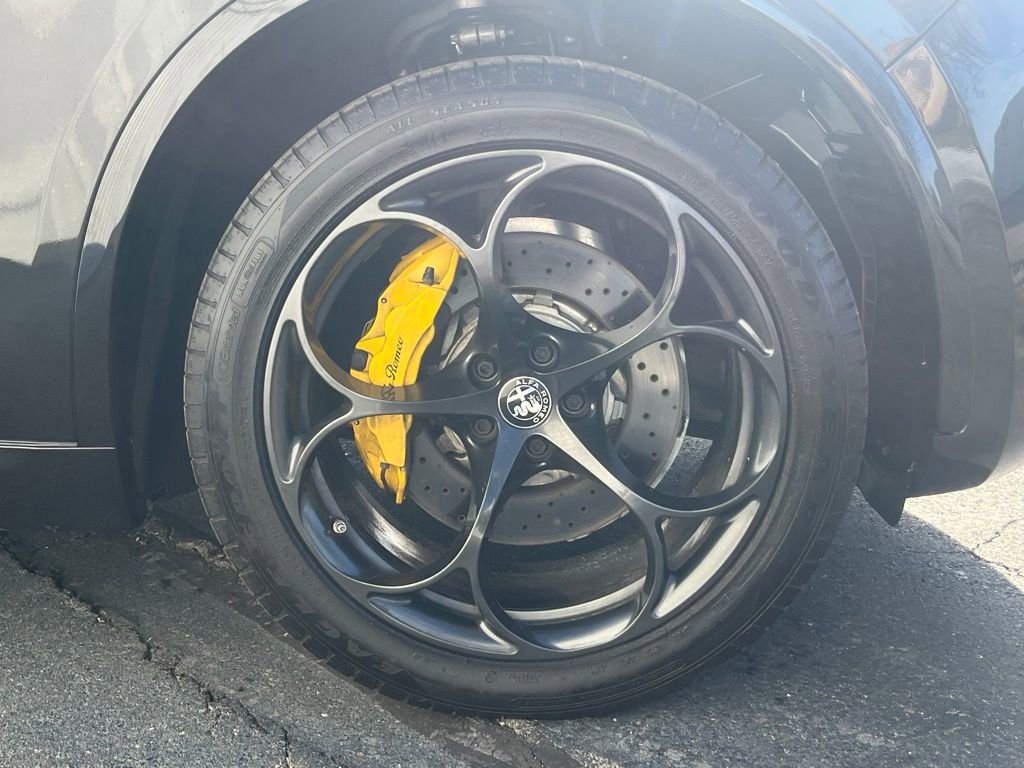 Used 2020 Alfa Romeo Stelvio Quadrifoglio image 37