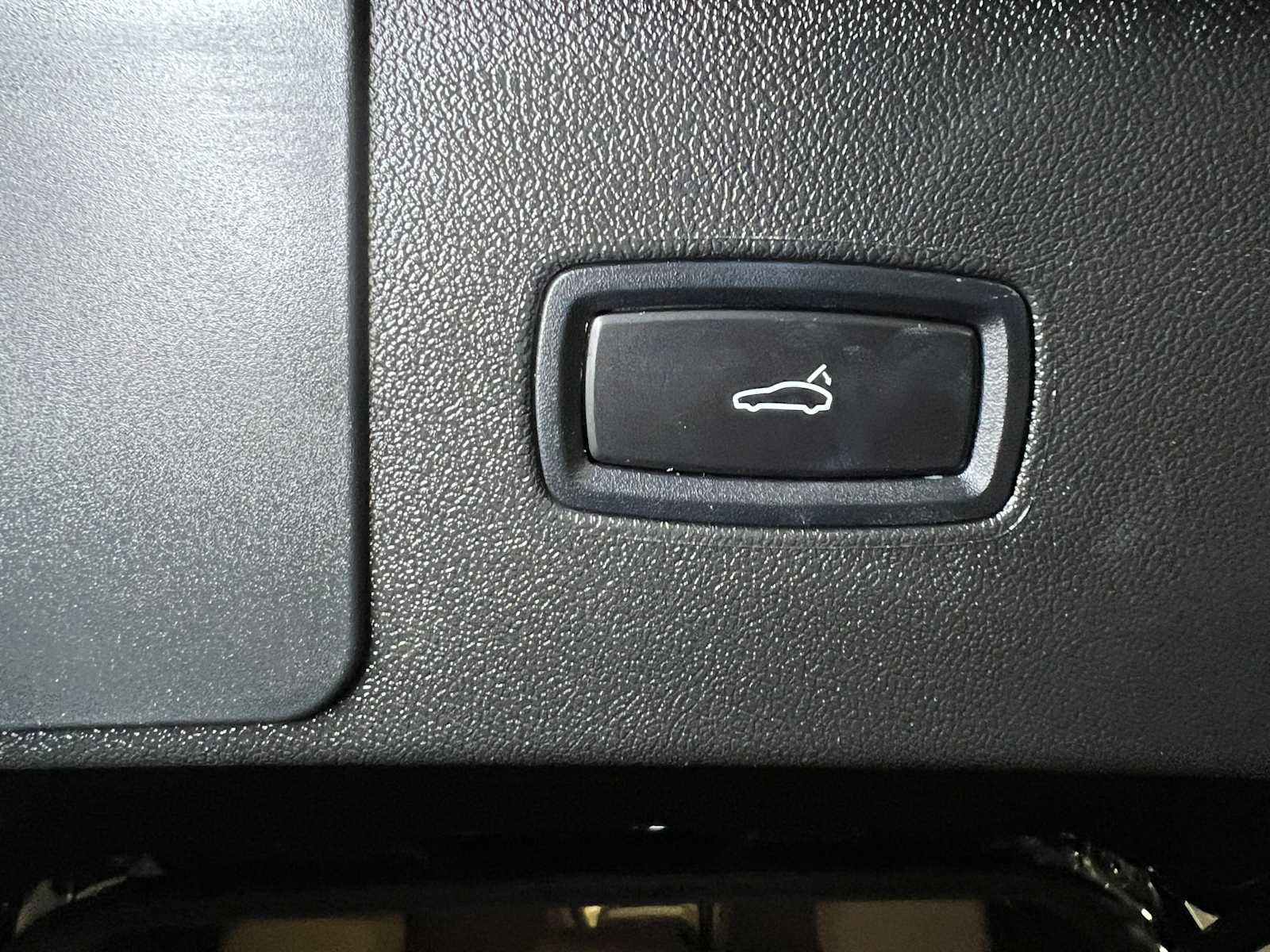 Used 2023 Porsche Cayenne image 17