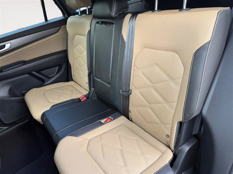 Used 2024 Volkswagen Atlas Cross Sport SE FWD image 15