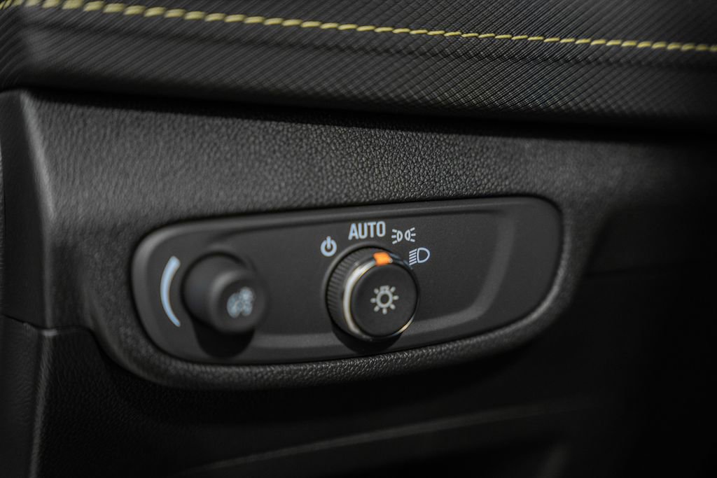 Used 2025 Chevrolet TrailBlazer ACTIV FWD image 42
