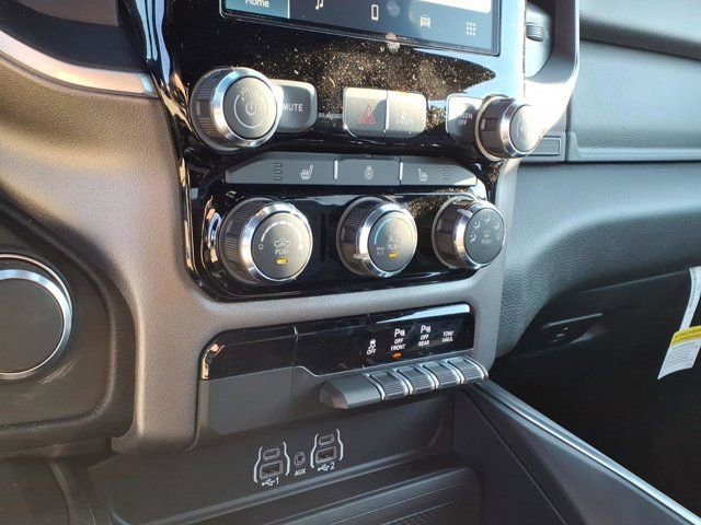 New 2026 RAM 1500 4x4 Crew Cab image 9