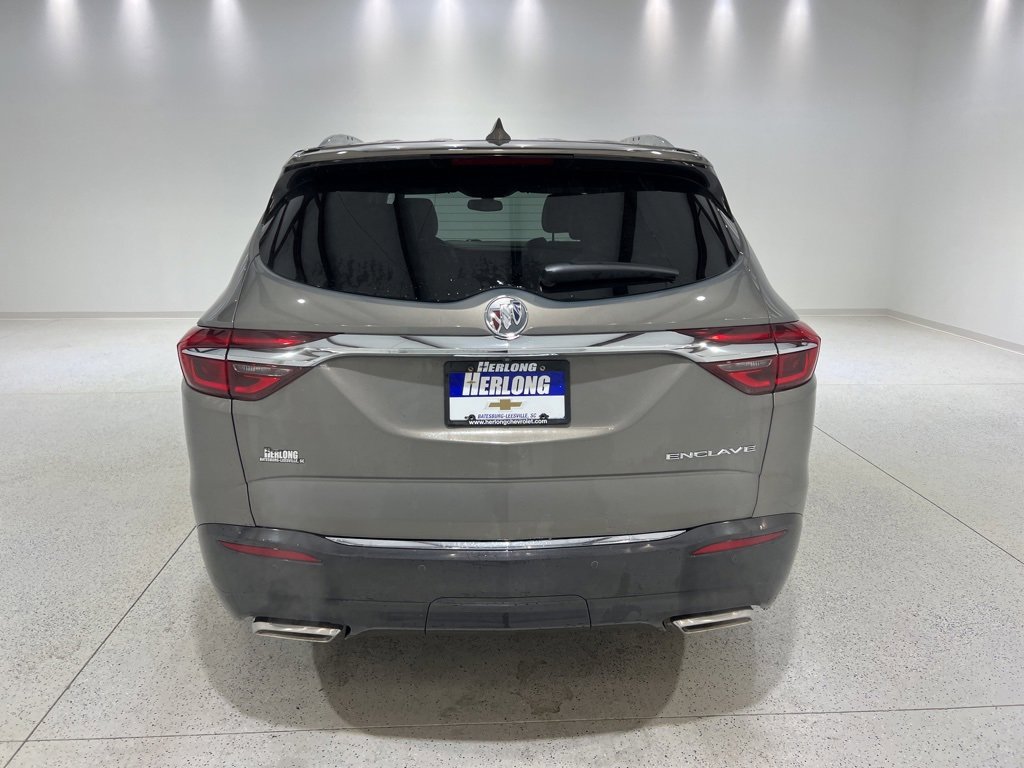 Used 2019 Buick Enclave Essence w/ LPO, Luxury Package image 4