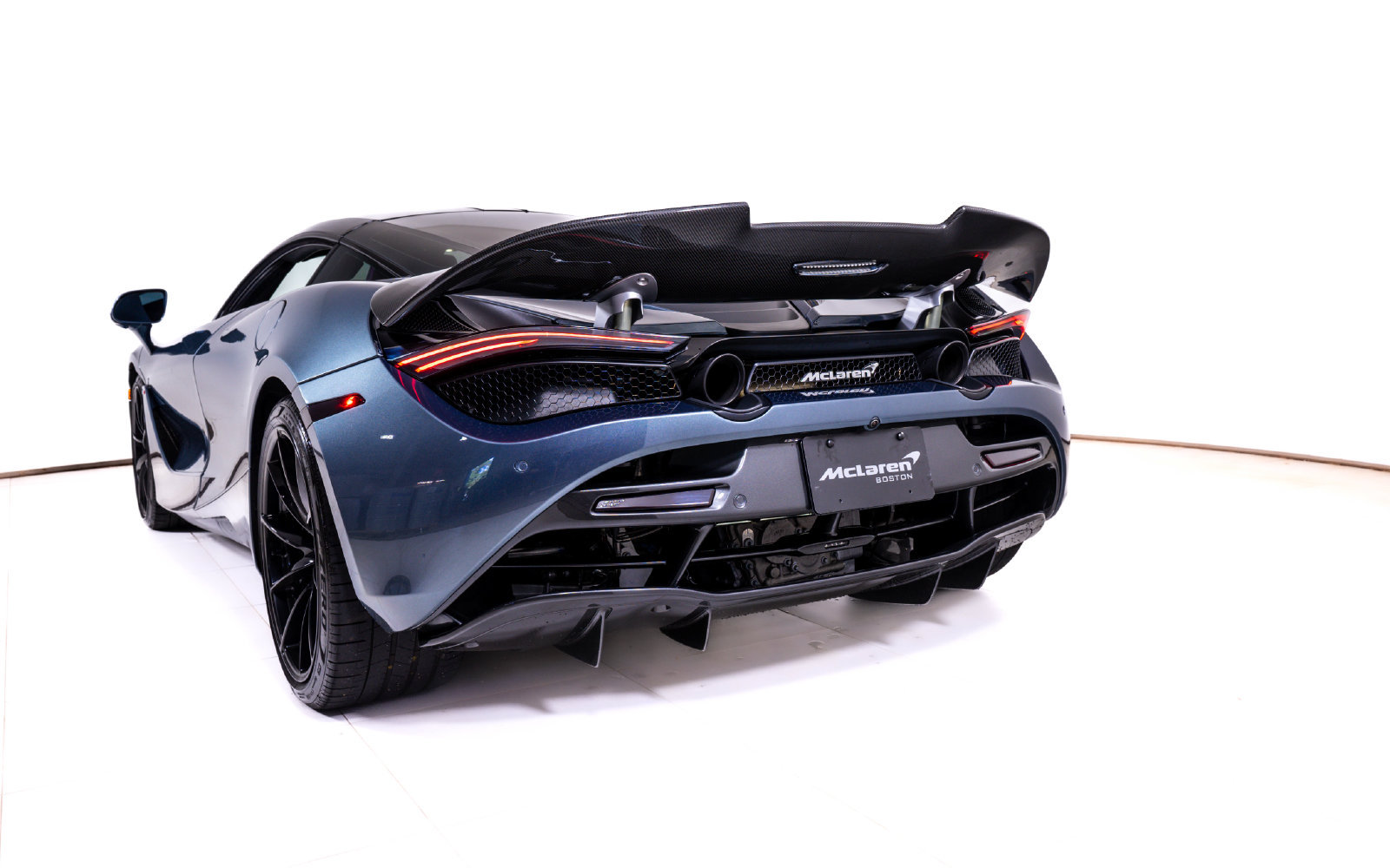 Used 2019 McLaren 720S RWD image 12