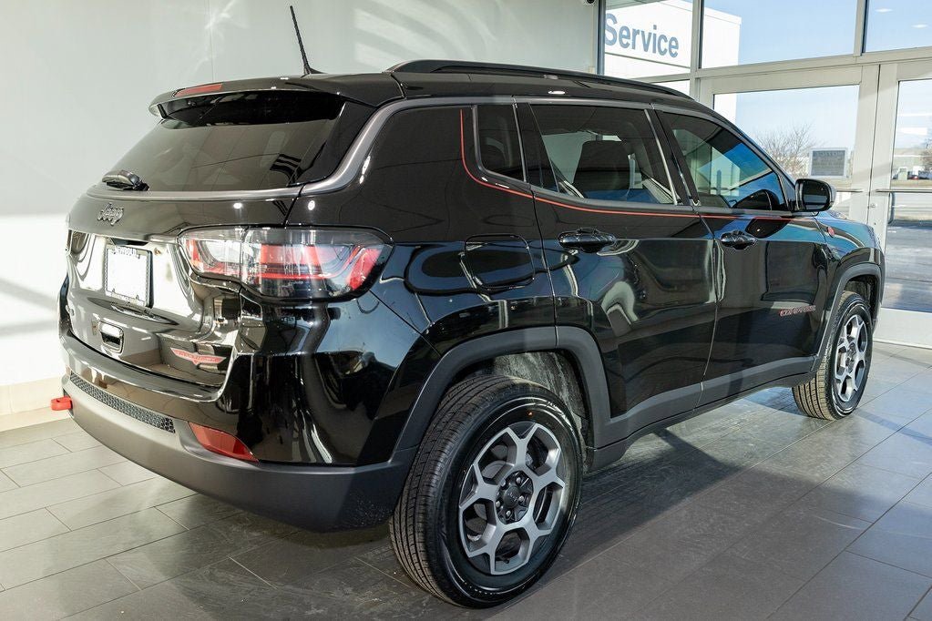Used 2022 Jeep Compass Trailhawk w/ Trailhawk Elite Group image 5