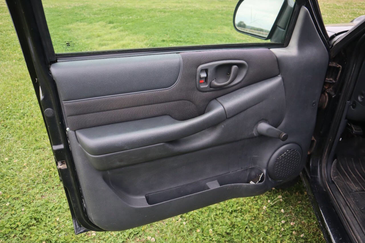 Used 2003 Chevrolet S10 Pickup LS w/ LS Preferred Equipment Group AWD/4WD image 22