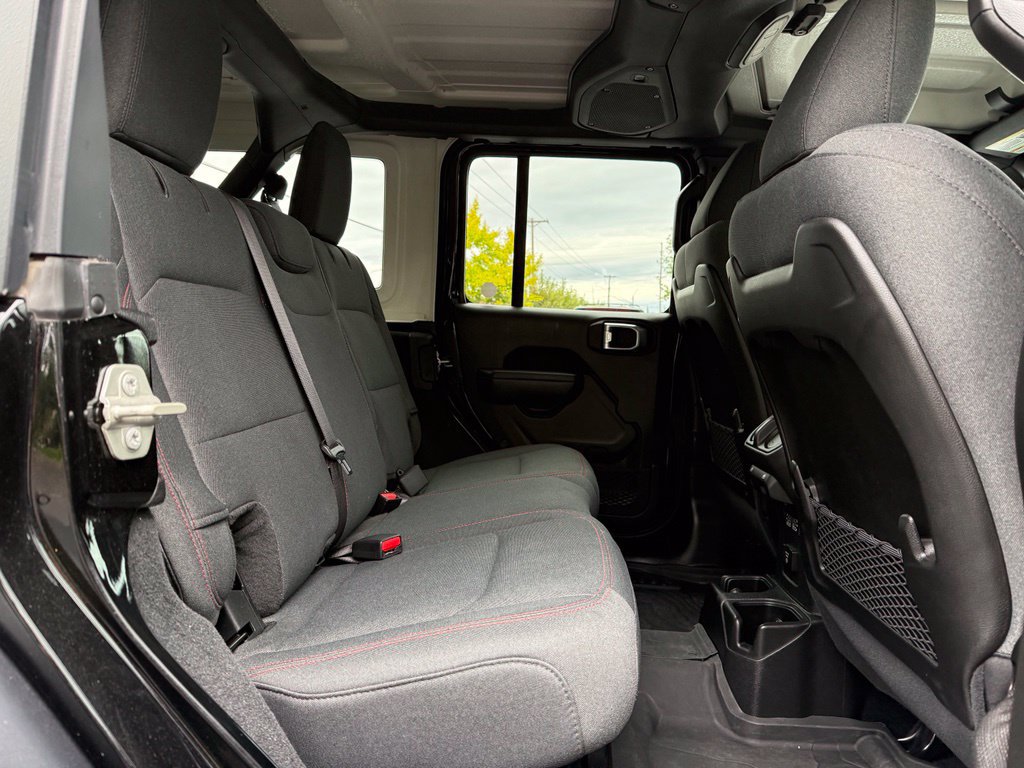 Used 2024 Jeep Wrangler Unlimited Rubicon w/ Convenience Group AWD/4WD image 18