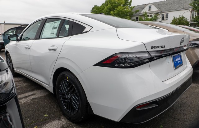 New 2027 Nissan Sentra SV FWD image 6