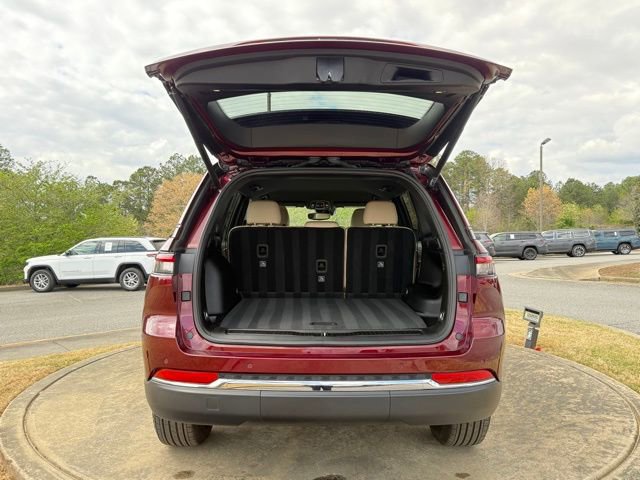 Used 2024 Jeep Grand Cherokee Limited AWD/4WD image 29