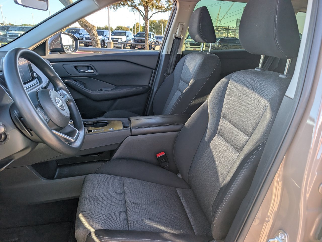 Used 2024 Nissan Rogue SV FWD image 26