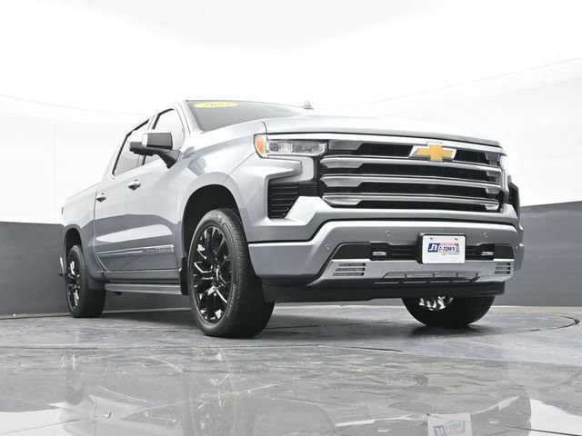 Used 2025 Chevrolet Silverado 1500 High Country AWD/4WD image 63