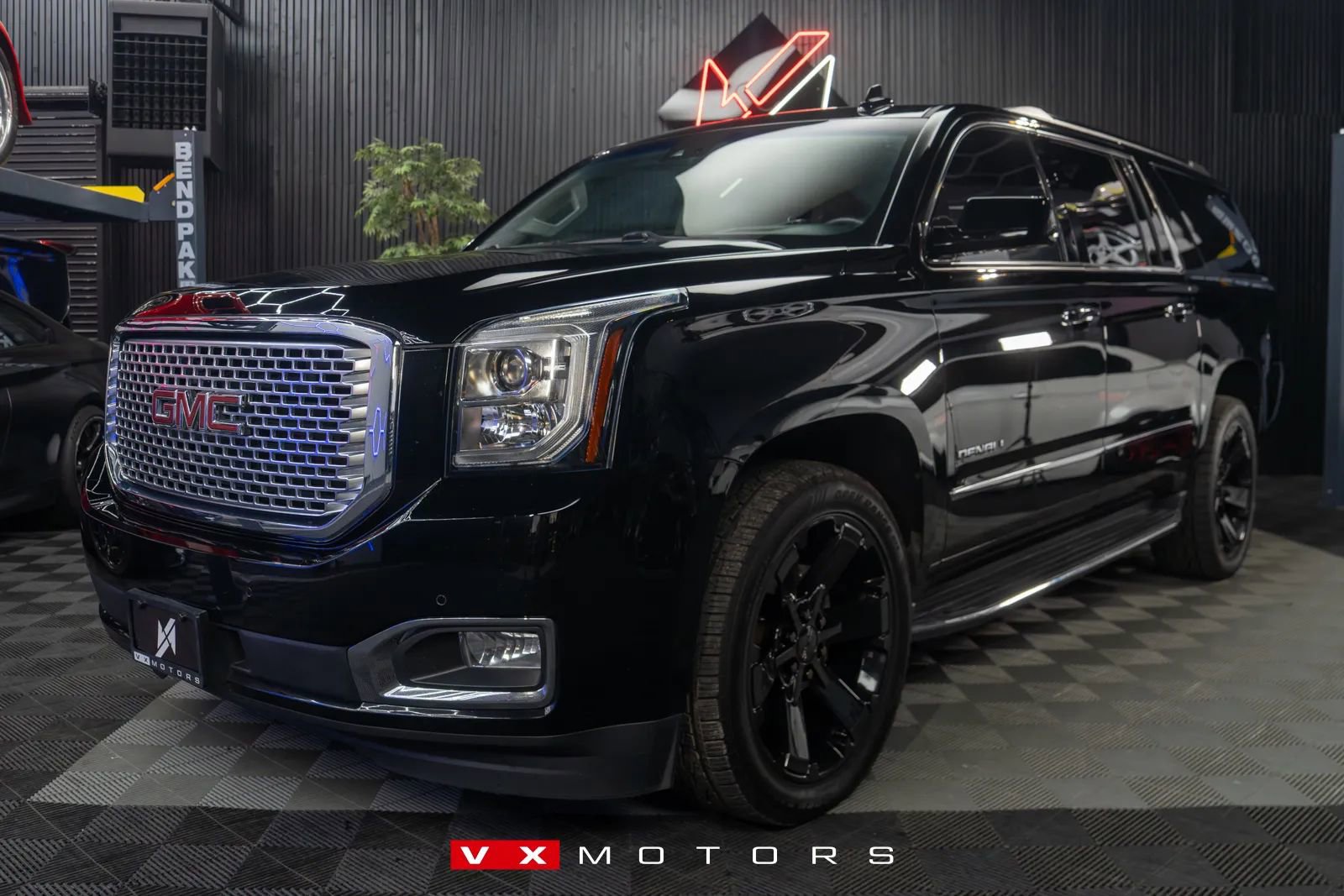 Used 2017 GMC Yukon XL Denali w/ Open Road Package image 1