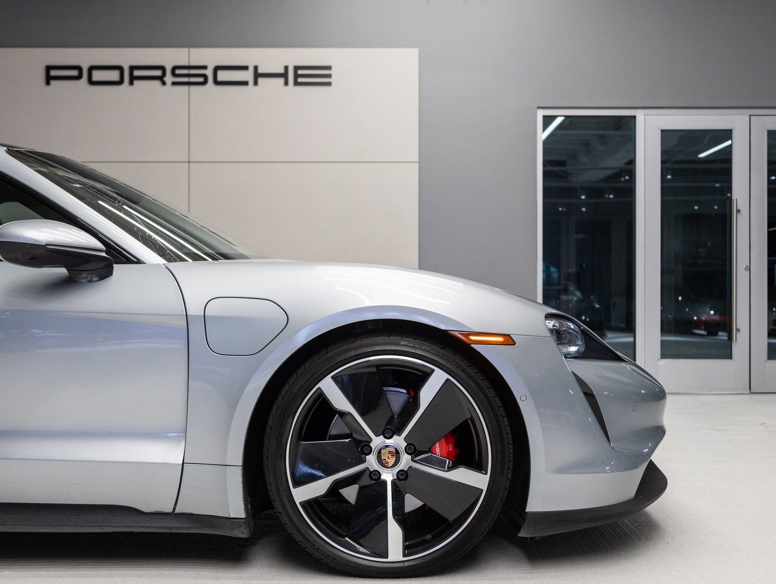 Used 2020 Porsche Taycan 4S image 11