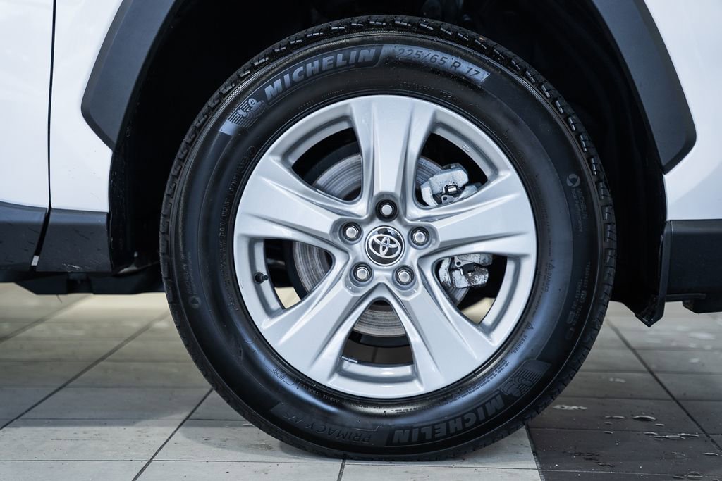 Used 2025 Toyota RAV4 XLE image 12