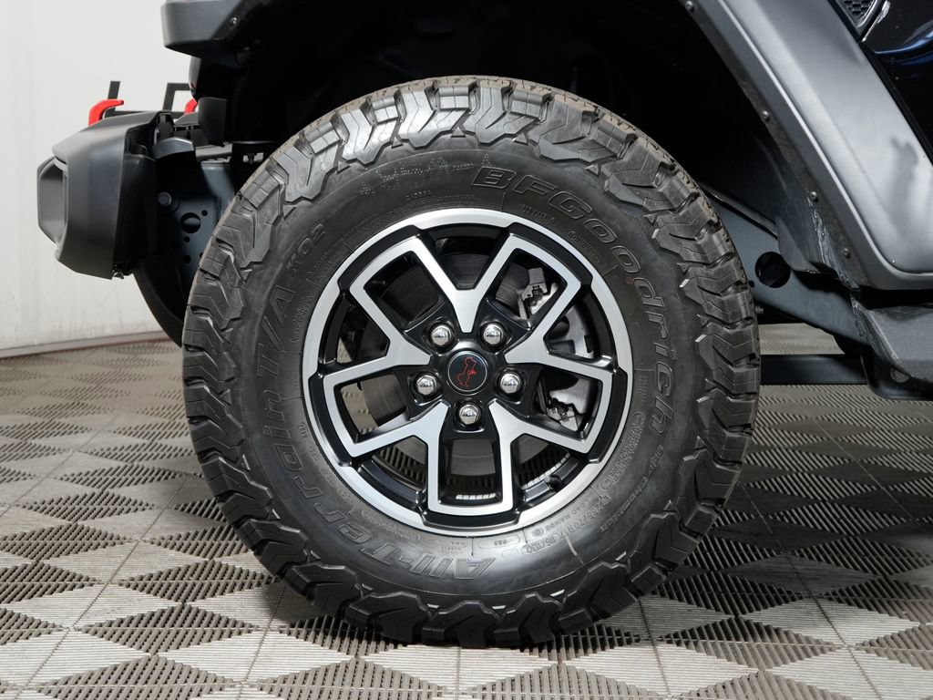 Used 2024 Jeep Wrangler Unlimited Rubicon w/ Dual Top Group AWD/4WD image 11