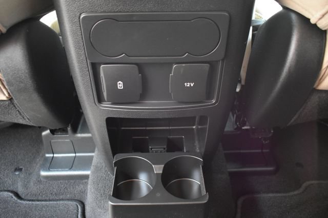 Used 2023 Ford Explorer XLT AWD/4WD image 33