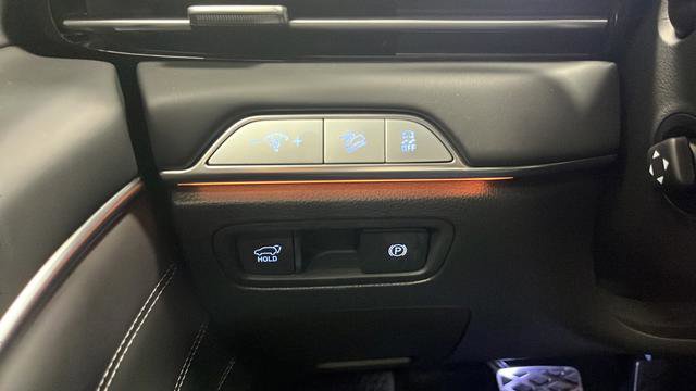 Used 2025 Genesis GV80 3.5T e-SC AWD/4WD image 33