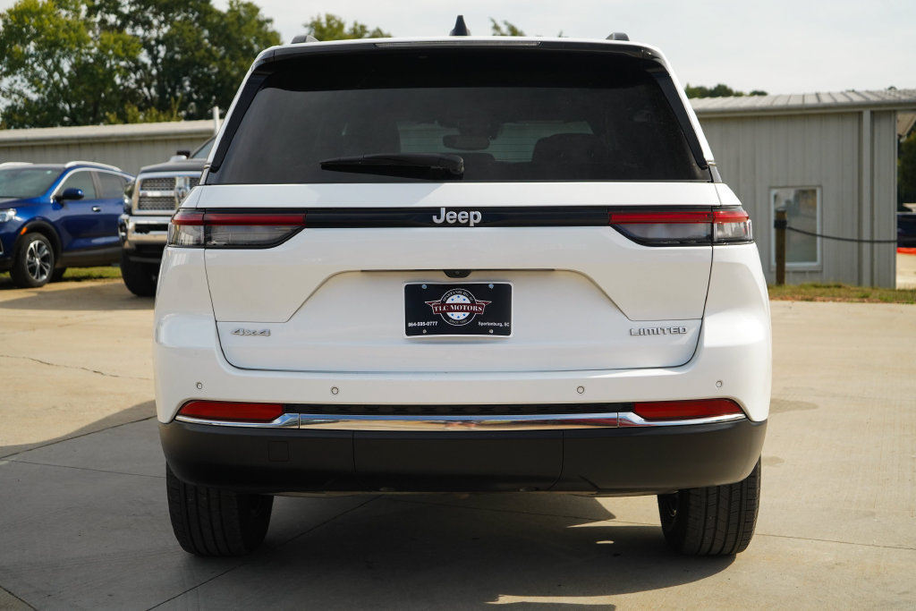 Used 2025 Jeep Grand Cherokee Limited AWD/4WD image 19