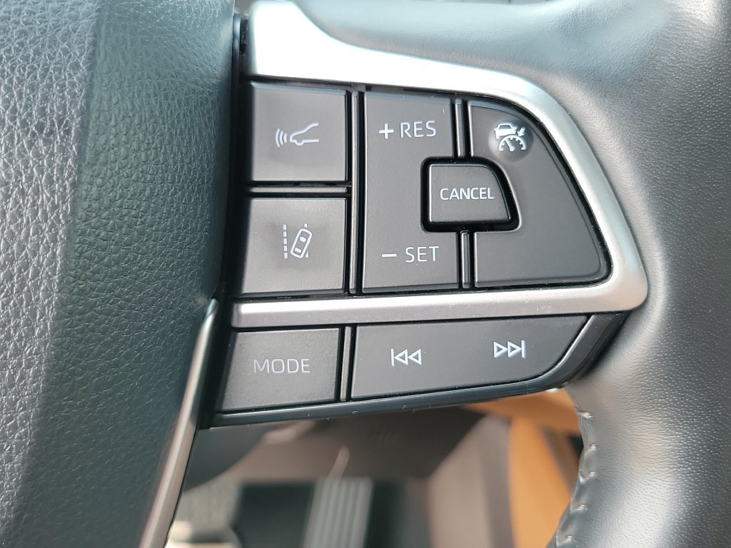 Used 2022 Toyota Highlander Platinum AWD/4WD image 19